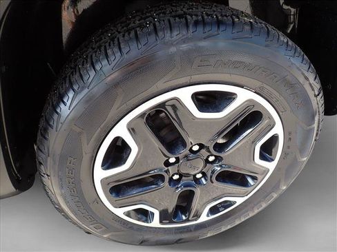 Used 2016 Jeep Renegade Trailhawk w/ Popular Equipment Group AWD/4WD image 7