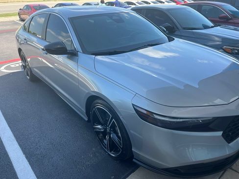 Used 2025 Honda Accord Sport image 3