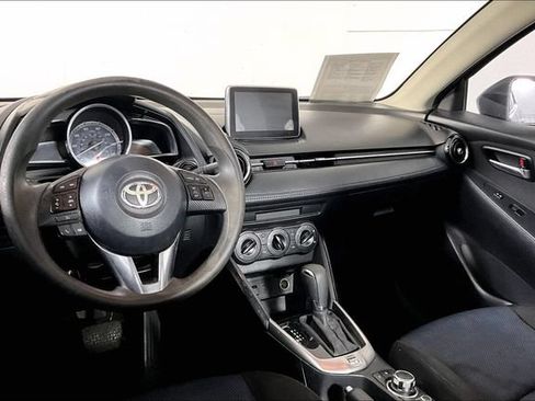 Used 2018 Toyota Yaris iA FWD image 3
