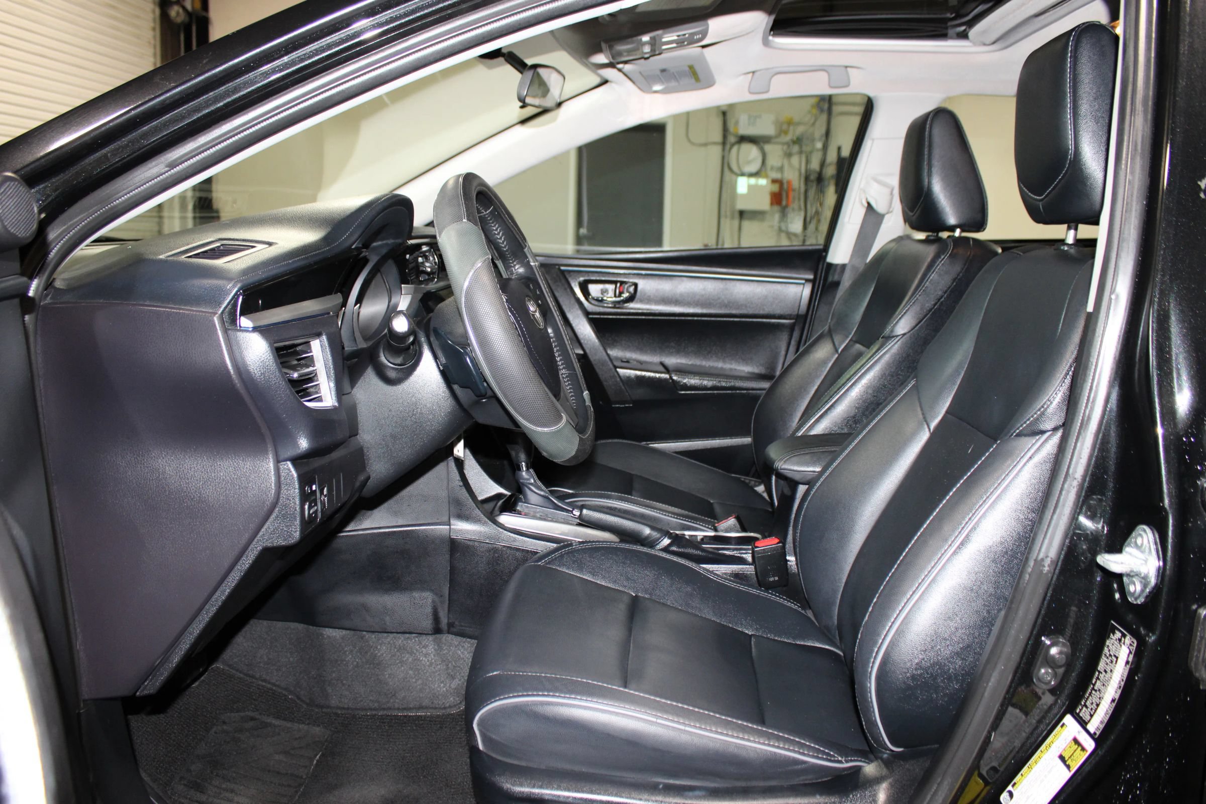 Used 2014 Toyota Corolla S Premium FWD image 8