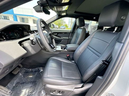 Used 2025 Land Rover Range Rover Evoque S image 21