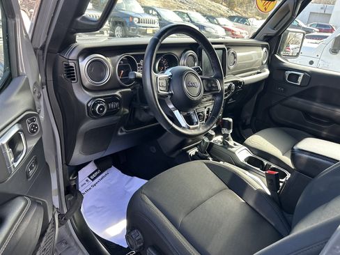 Certified 2018 Jeep Wrangler Unlimited Sahara w/ Dual Top Group image 9