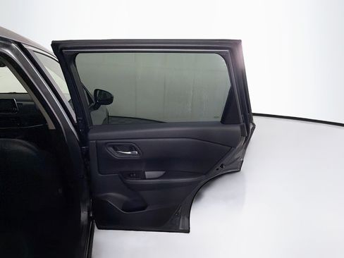 Used 2025 Nissan Rogue SV FWD image 29