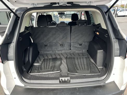 Certified 2018 Ford Escape SE w/ SE Sync 3 Package image 24