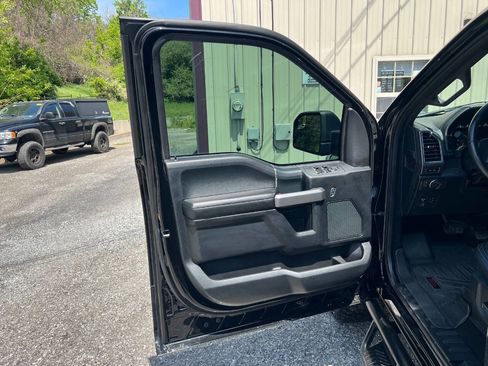 Used 2018 Ford F150 XLT w/ Equipment Group 302A Luxury AWD/4WD image 10