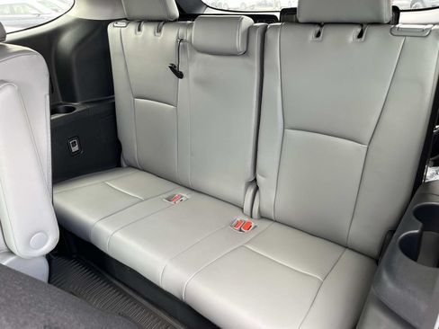 Used 2023 Toyota Highlander XLE AWD/4WD image 20