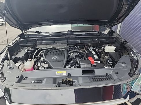 Used 2023 Toyota Highlander L image 30