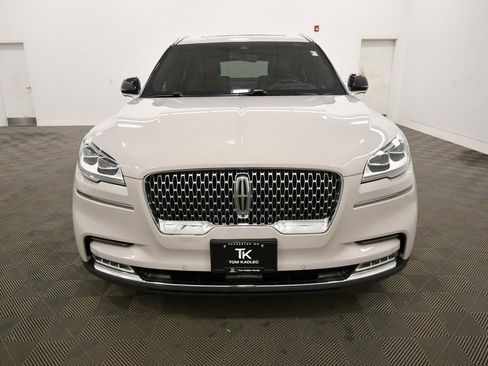 Used 2020 Lincoln Aviator Reserve w/ Equipment Group 202A image 11