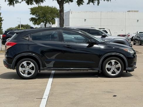 Used 2018 Honda HR-V LX image 3