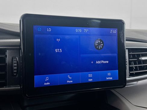 Used 2023 Ford Explorer XLT w/ Equipment Group 202A AWD/4WD image 21