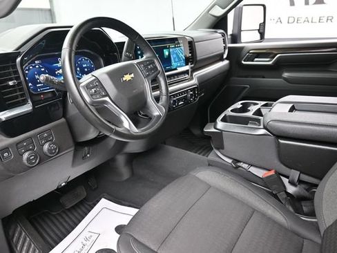 Used 2025 Chevrolet Silverado 2500 LT w/ Convenience Package AWD/4WD image 18