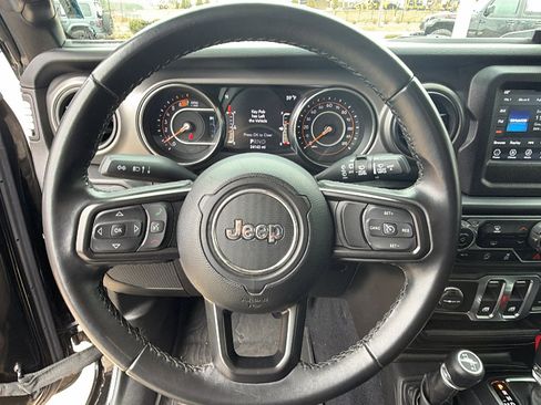 Used 2022 Jeep Wrangler Sport S image 24