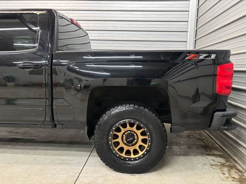 Used 2018 Chevrolet Silverado 1500 LT w/ All Star Edition AWD/4WD image 5