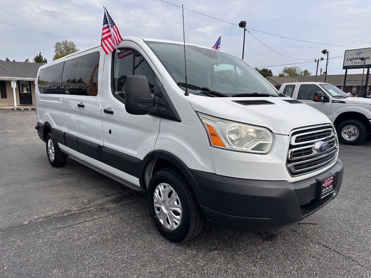 Used 2016 Ford Transit 350 XLT RWD image 4