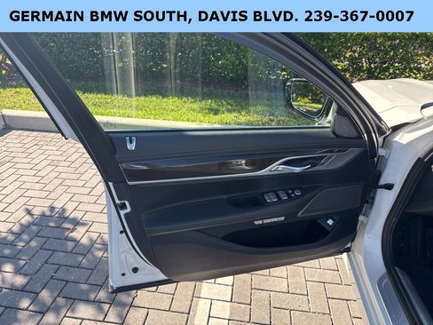 Used 2018 BMW 740i xDrive image 12
