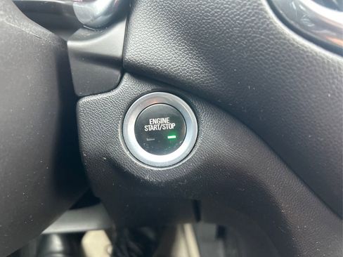 Used 2018 Chevrolet Equinox LT AWD/4WD image 27