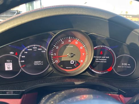 Used 2023 Porsche Cayenne Platinum Edition image 33