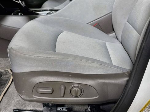 Used 2025 Chevrolet Malibu LT FWD image 17