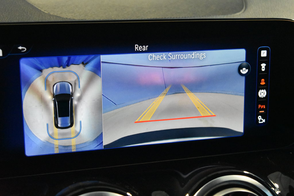 Used 2024 Mercedes-Benz EQB 300 4MATIC image 13