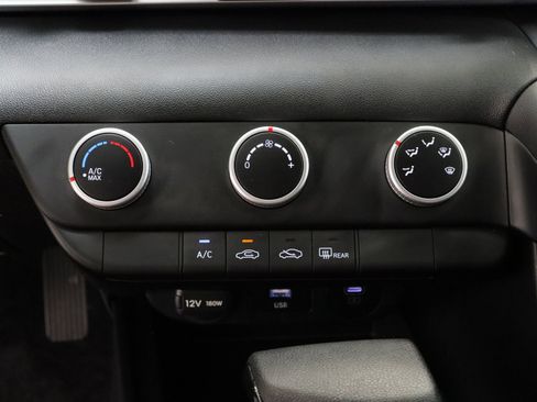 Used 2025 Hyundai Elantra SE FWD image 18