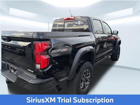 Used 2025 Chevrolet Colorado ZR2 w/ Technology Package AWD/4WD image 8