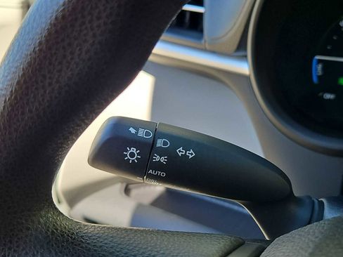 Used 2023 Toyota Sienna LE image 24