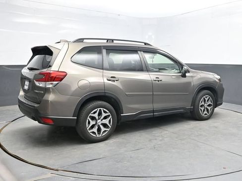 Used 2020 Subaru Forester Premium AWD/4WD image 8