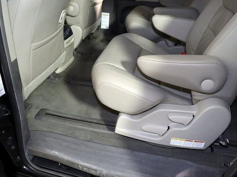 Used 2015 Toyota Sienna XLE image 26