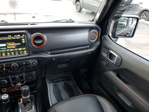 Used 2023 Jeep Gladiator Mojave w/ Cold Weather Group image 15