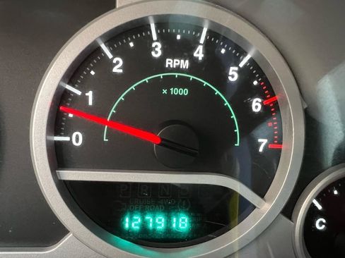 Used 2007 Jeep Wrangler Sahara AWD/4WD image 34