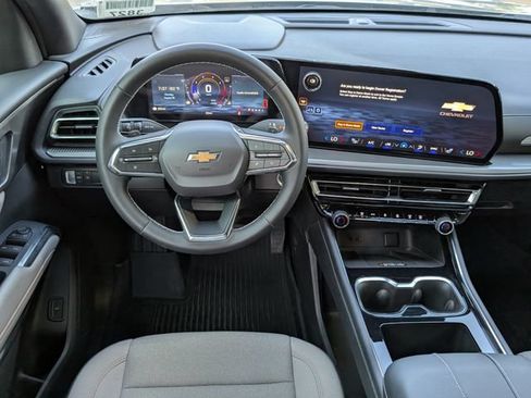 New 2026 Chevrolet Traverse LT w/ Driver Confidence Package FWD image 4