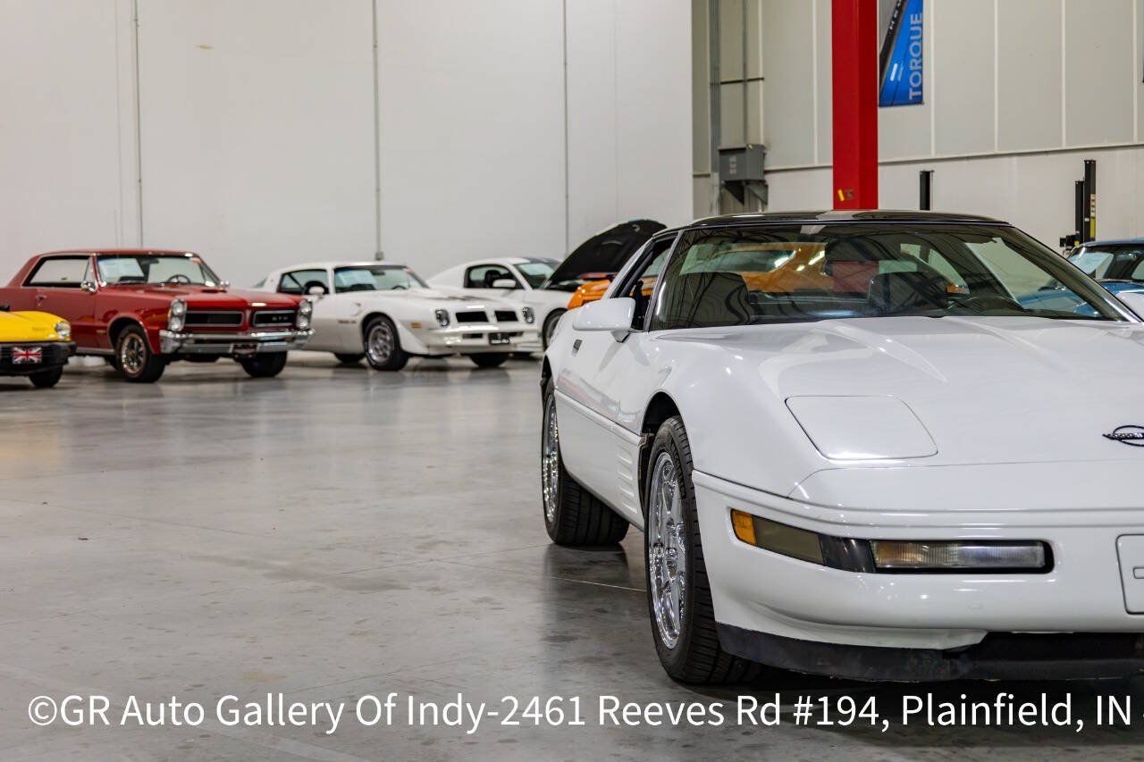 Used 1992 Chevrolet Corvette Coupe RWD image 29