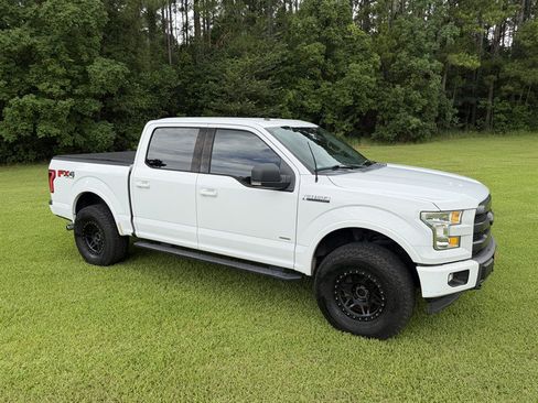 Used 2017 Ford F150 XLT w/ Equipment Group 301A Mid AWD/4WD image 5