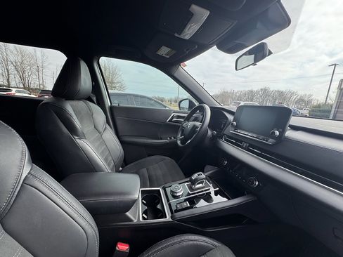 Used 2023 Mitsubishi Outlander SE Black Edition image 9