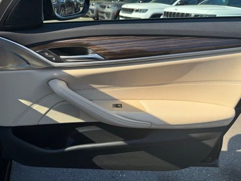 Used 2019 BMW 540i xDrive w/ Convenience Package image 32