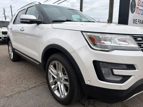 Used 2017 Ford Explorer Limited w/ Equipment Group 301A AWD/4WD image 7