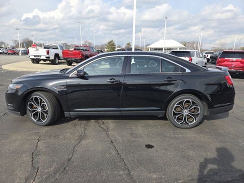 Used 2018 Ford Taurus SHO image 22