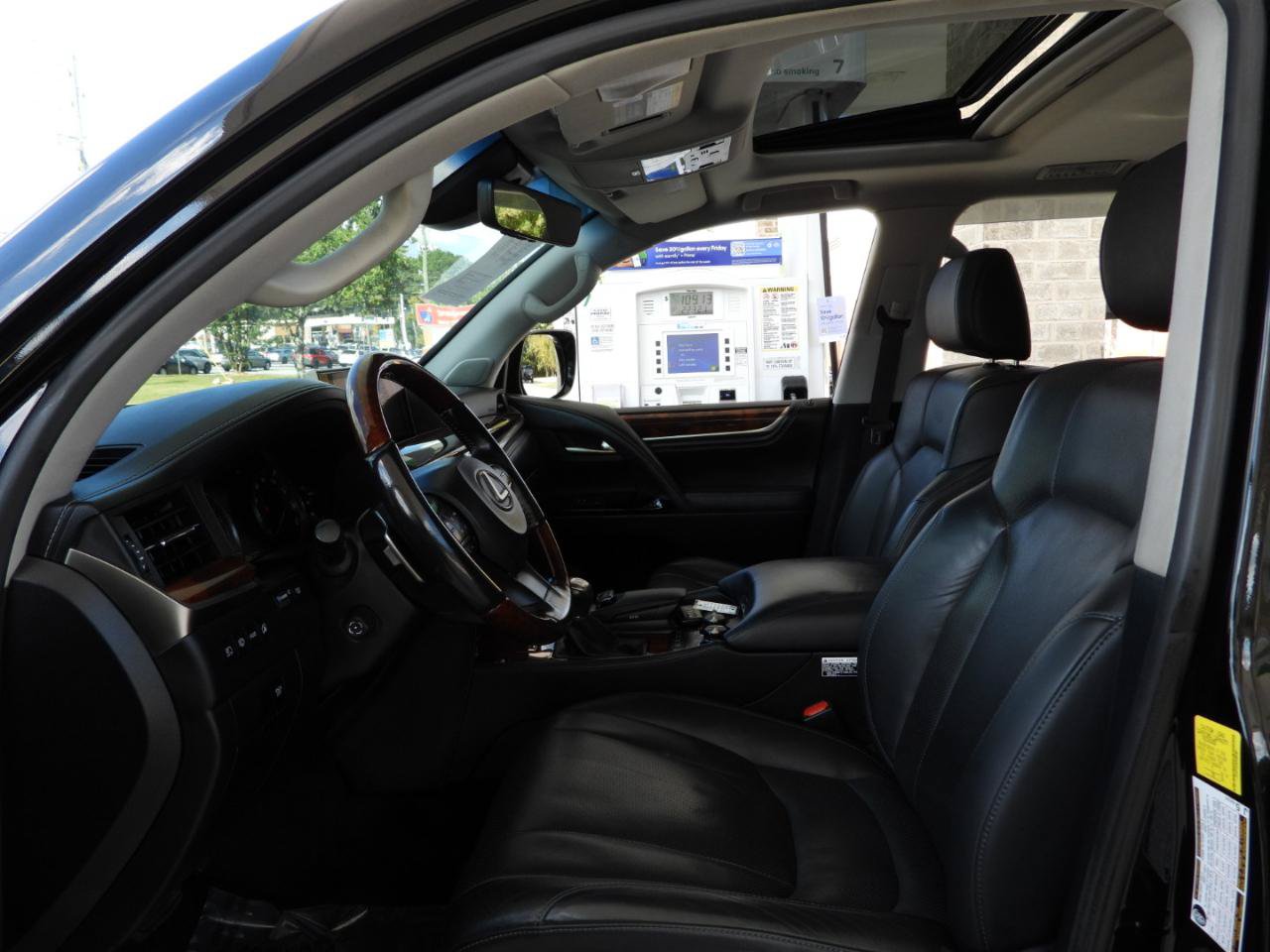 Used 2016 Lexus LX 570 4WD image 78
