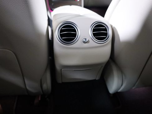 Used 2023 Mercedes-Benz E 350 4MATIC Sedan image 39