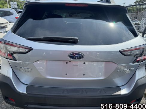 Used 2025 Subaru Outback Premium w/ Popular Package #1A AWD/4WD image 38