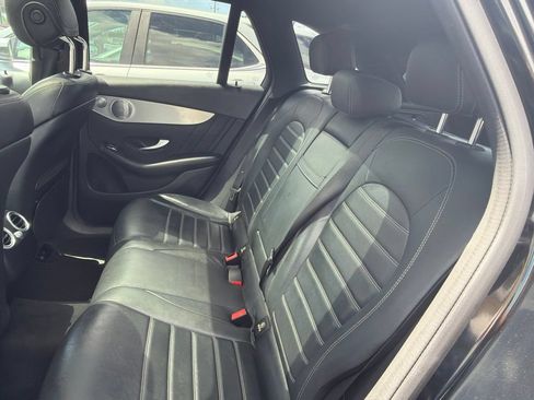 Used 2019 Mercedes-Benz GLC 300 image 6