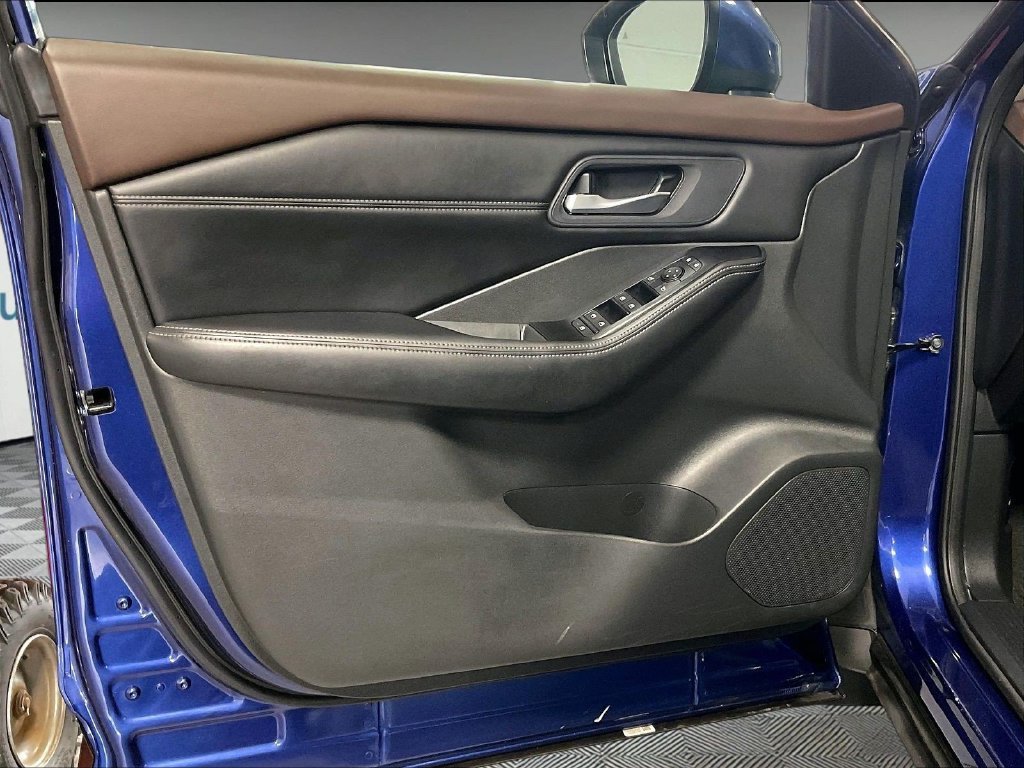 Certified 2023 Nissan Rogue SV w/ SV Premium B Package AWD/4WD image 9