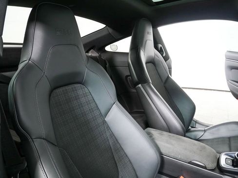 Certified 2025 Porsche 911 Carrera RWD image 21