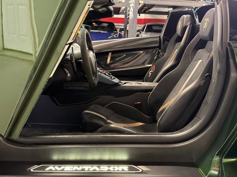 Used 2021 Lamborghini Aventador SVJ AWD/4WD image 17
