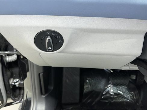 New 2025 Volkswagen Jetta SE image 23