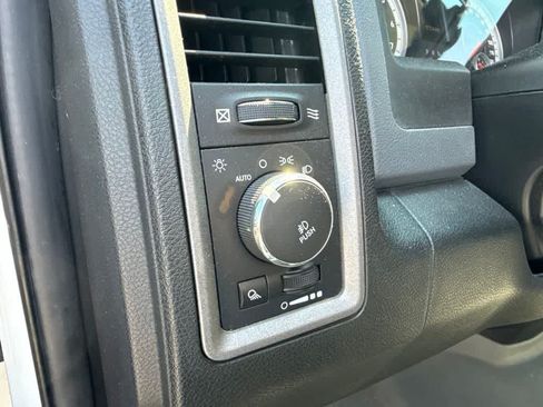 Used 2014 RAM 1500 Express RWD image 24
