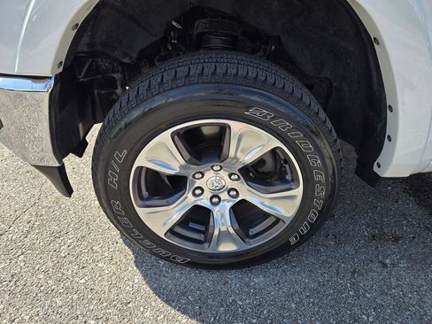 Used 2022 RAM 1500 Laramie AWD/4WD image 10