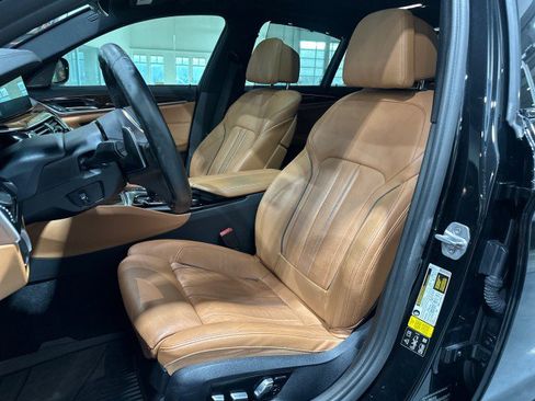Used 2018 BMW M550i xDrive AWD/4WD image 43