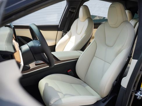 Used 2023 Tesla Model X AWD/4WD image 22