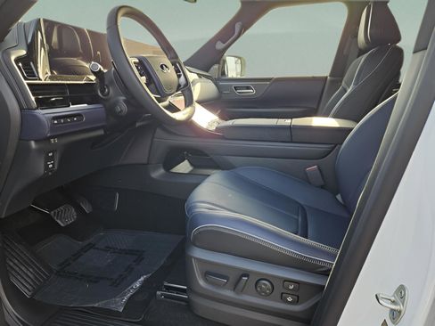 New 2026 INFINITI QX80 4WD image 13